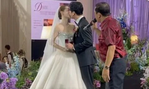 Nam NSƯT và vợ 3 ngại ngùng khi Quang Thắng yêu cầu hôn kiểu Pháp trước đám đông
