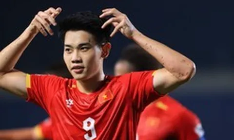 Trang chủ FIFA ngợi khen Đình Bắc