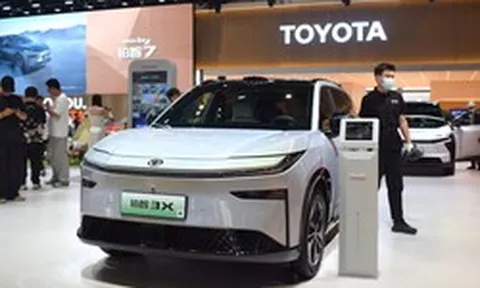 Toyota bất ngờ 'đổi bài', cả chuỗi cung ứng ở Nhật Bản rung chuyển: 'Chúng tôi không thể cạnh tranh với người Trung Quốc về giá'