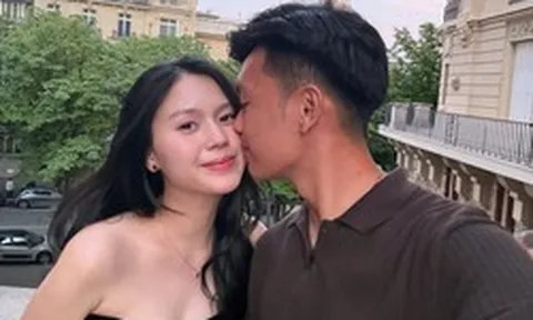 Người đẹp Tuyên Quang khoe nhan sắc mẹ 2 con rạng rỡ trong chuyến du lịch châu Âu với trung vệ Thành Chung