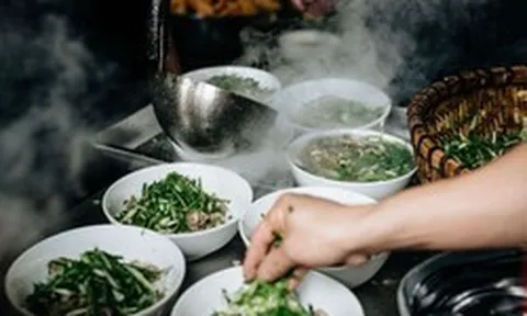 Lời khuyên cho những ai mê ăn phở vào mùa thu