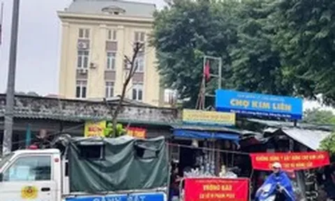 Chủ tịch Hà Nội yêu cầu bố trí kinh doanh tạm cho 200 tiểu thương chợ Kim Liên