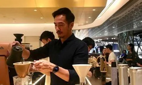 Nam diễn viên đi sự kiện được tặng căn nhà 4,7 tỷ đồng, lương năm hơn 100 tỷ và sở hữu 5 quán cafe