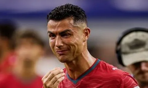 Ronaldo bị phản bội?