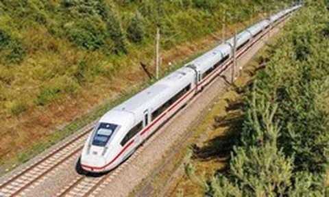 Diễn biến mới nhất về siêu dự án đường sắt tốc độ cao 350km/h đi qua 15 tỉnh thành, vốn đầu tư 67 tỷ USD, dự kiến khởi công vào tháng 12/2027