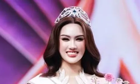 Trịnh Mỹ Anh bị tước vương miện