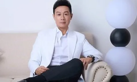 MC SN 1974 là con trai Giáo sư âm nhạc: Thủ khoa Nhạc viện Hà Nội, đi dẫn Hoa hậu Việt Nam được vợ như ý