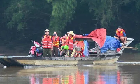 Ước mơ bên dòng sông Gianh: Bao giờ có một cây cầu?