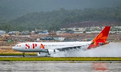 Đúng hôm nay - 8/10, sân bay Tân Sơn Nhất ghi nhận 2 máy bay bất ngờ chuyển hướng hạ cánh