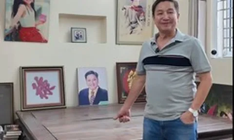 NSƯT Chí Trung gây chú ý khi rao bán loạt đồ đã dùng hơn 30 đến 70 năm ở tập thể số 1 Tràng Tiền