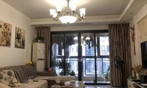 Tại sao ngày càng nhiều gia đình không còn lắp đèn trần giữa phòng khách? 2 cách chiếu sáng mới dễ chịu, linh hoạt hơn