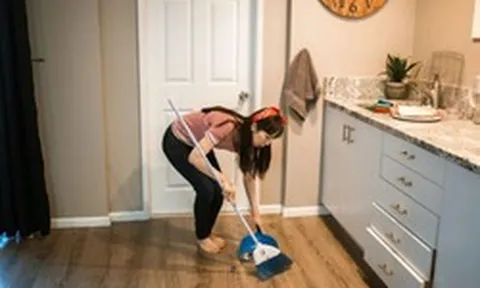Điều khiến nhiều bà nội trợ kiệt sức không phải nấu cơm hay lau nhà, mà là những việc nhà vô hình không bao giờ kết thúc