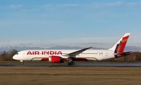 Nóng: Phi công phát tín hiệu khẩn "Squawk 7500", chiếc Boeing 787 khổng lồ vội vàng bẻ lái, lực lượng rà phá bom mìn xuất hiện ngay lập tức trên sân bay