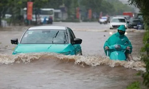 Hiểu lầm tai hại về chuẩn chống nước IP67: Xe máy điện là "tàu ngầm" mùa mưa ngập?!