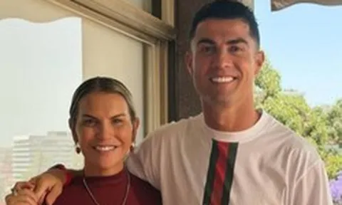 Chị gái Ronaldo tố em trai bị "bội bạc", khả năng CR7 trở lại đội tuyển bằng 0