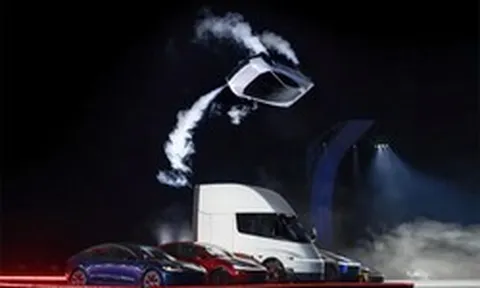 Xóa bỏ mọi giới hạn vật lý: Elon Musk trình làng siêu xe 0-97km/h chưa đầy 1 giây, tăng tốc nhanh hơn xe đua F1, biết "bay" khỏi mặt đất