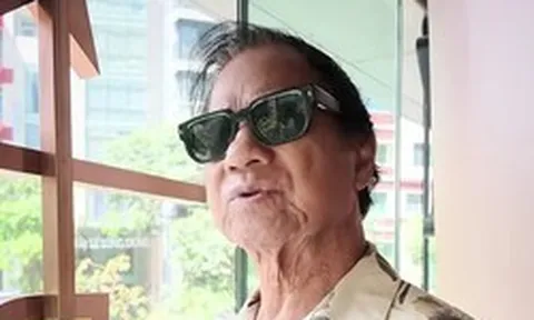 Chế Linh 84 tuổi đứng ở trung tâm TP.HCM: "Tôi không thể tưởng tượng được"