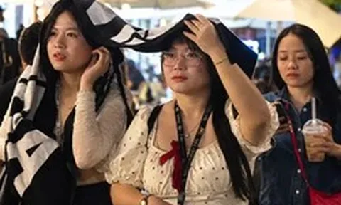 Hàng vạn người đổ về Khu đô thị Vạn Phúc