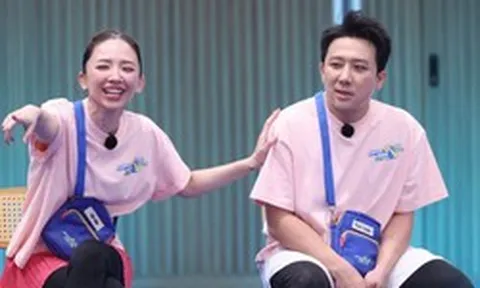 Trấn Thành nói thẳng: "Trần Ngọc Vàng bây giờ là Tóc Tiên 2, có nhiêu lộ hết"