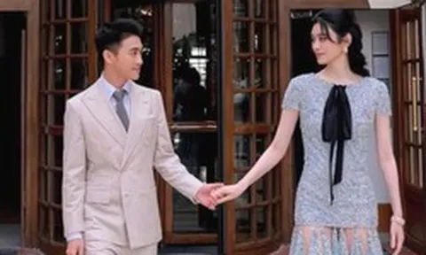 Mỹ nhân SN 1989 vừa làm đám cưới với thiếu gia bất ngờ được nhiều người tìm kiếm, hiện sống trong căn hộ thông tầng hơn 300 tỷ nhìn thẳng ra sông