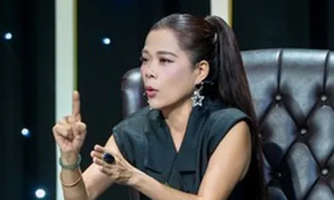 Nữ đại gia showbiz miền Trung SN 1972: "Tôi nói thẳng, tôi không bắt chước"