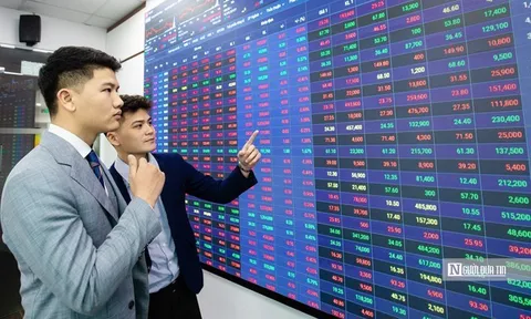 VN-Index hướng đến vùng hỗ trợ cân bằng, chắt lọc cơ hội từ nhóm ngành thu hút dòng tiền