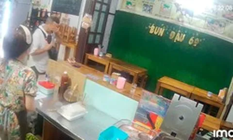 Du khách Nga xúc động chảy nước mắt khi nhận quà từ chủ quán Việt lúc nửa đêm