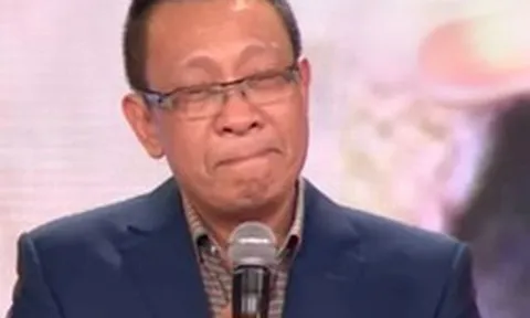 MC Lại Văn Sâm khóc nghẹn