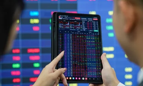 VN-Index hồi phục, nhà đầu tư vẫn cần tiếp tục chú ý