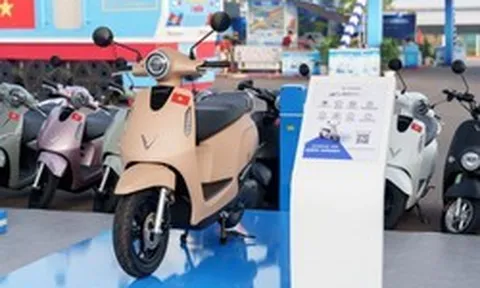Xe máy điện lấn lướt, xe xăng chỉ còn giữ nhịp?