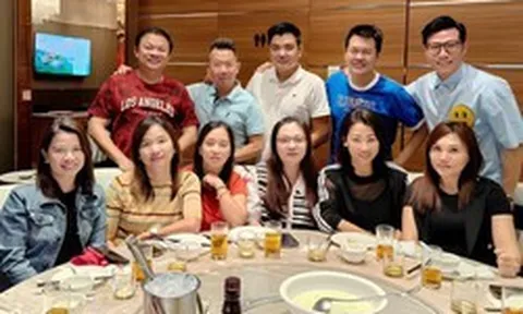 Vì sao nhiều người đi họp lớp sợ nhất câu hỏi: “Mua được nhà chưa?”