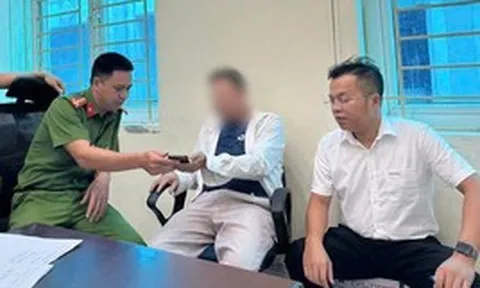 Người đàn ông SN 1973 đến Agribank giao dịch chuyển khoản 100 triệu đồng vào ngày 20/10, cán bộ ngân hàng lập tức báo công an
