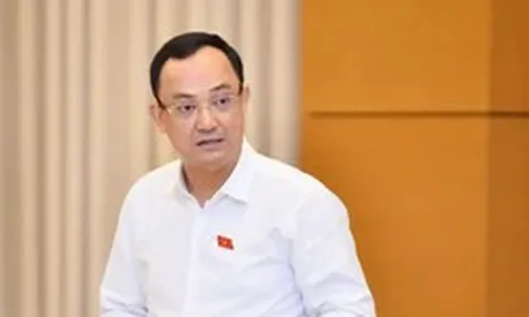 Không nên để người dân chỉ biết bị tạm hoãn xuất cảnh khi đến cửa khẩu