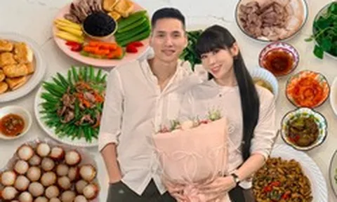 Mâm cơm nhà của Phó Giám đốc làm MC Ai Là Triệu Phú và cô đồng nghiệp