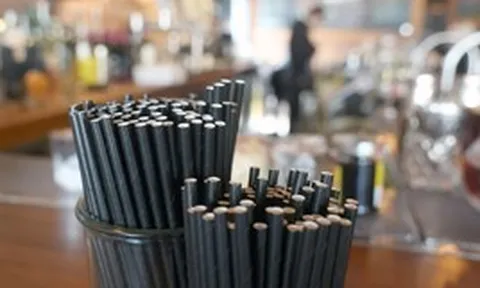 Nghiên cứu mới: Ống hút giấy có chỉ số tác động gây ung thư cao gấp 6,33 lần ống hút nhựa