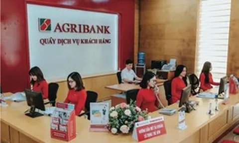 Khách yêu cầu trích 100 triệu từ sổ tiết kiệm để chuyển khoản cho "James": Nhân viên Agribank liền liên hệ công an