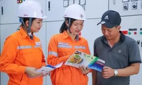Giá điện chính thức giảm 2% từ ngày 1/11