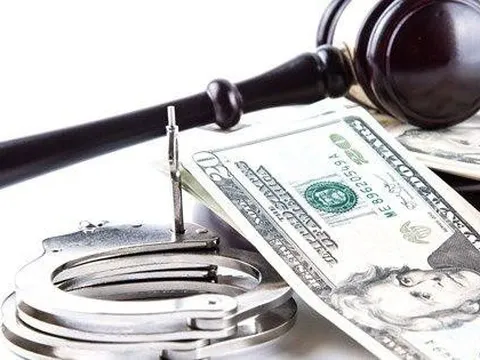 Rửa tiền qua mua bán trái phép tài khoản ngân hàng, doanh nghiệp