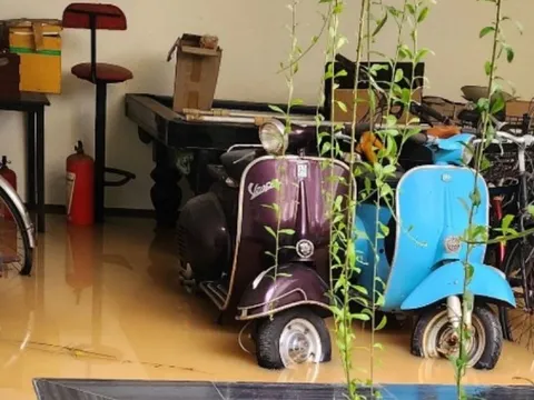 Cận cảnh ngôi nhà ca sĩ Ánh Tuyết ở Đà Nẵng ngập nặng