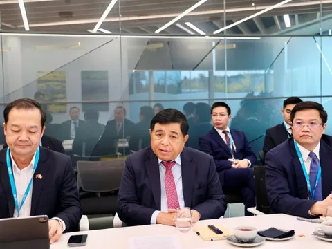 Gặp lãnh đạo DN cung cấp hàng cho Apple, Samsung, Nvidia..., Phó Thủ tướng đề nghị mở trung tâm tại HN