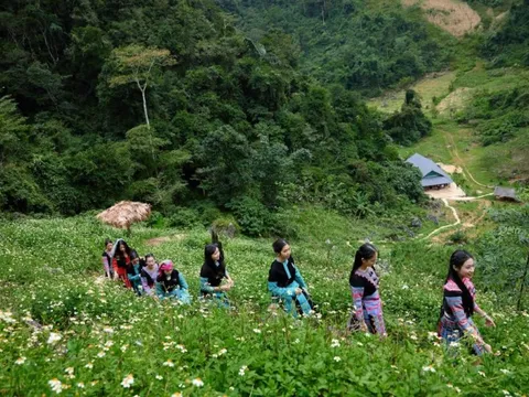 “Ngôi làng nguyên thủy” không sóng điện thoại, không wifi, không nhà bê tông ở Sơn La bất ngờ xuất hiện trong chương trình truyền hình thực tế lần đầu có mặt ở Việt Nam