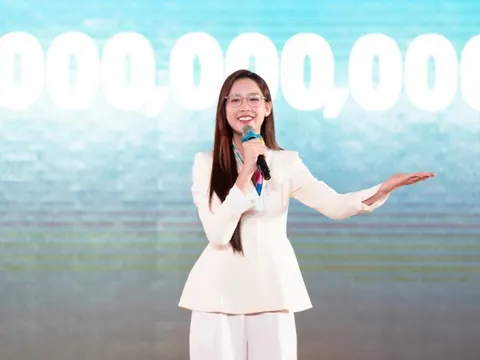 Hoa hậu Lê Nguyễn Bảo Ngọc có công bố mới ở tuổi 24