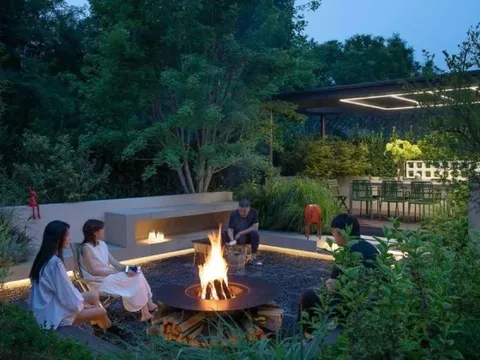 Biệt thự 400m2 ở ngoại ô "chữa lành" với vườn hoa cẩm tú cầu