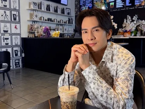Quán cà phê của ca sĩ Đan Trường sao lạ thế!