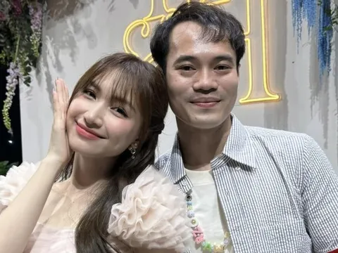 Hoà Minzy làm lộ bạn gái Văn Toàn