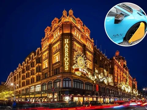 Khổ như gia đình hoàng gia này: Bỏ 60.000 tỷ mua bách hoá nổi tiếng bậc nhất thế giới vẫn bị khoá bánh, phạt 3 triệu đồng vì đỗ siêu xe ngay chân toà nhà