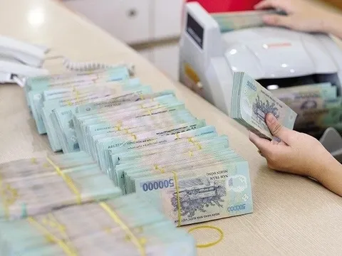 Thấy gì từ việc ngân hàng ồ ạt tăng lãi suất huy động?