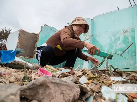 Ước mơ nhỏ nhoi sau bão: “Em chỉ mong có nhà, có sách vở để đi học”