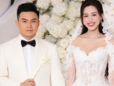 Hoa hậu Đỗ Thị Hà rạng rỡ bên chồng thiếu gia trong lễ cưới ở Hà Nội