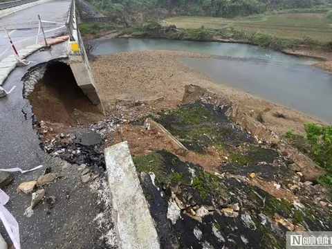 Cận cảnh tuyến quốc lộ có hàng loạt điểm sạt lở nghiêm trọng